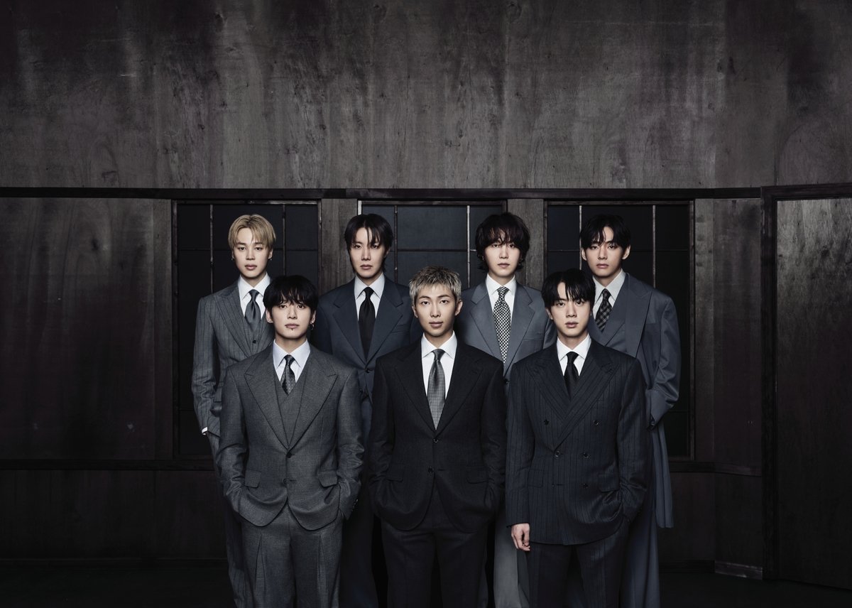 BTS стали первой группой в мире, набравшей 10 млрд стримов за год на Spotify