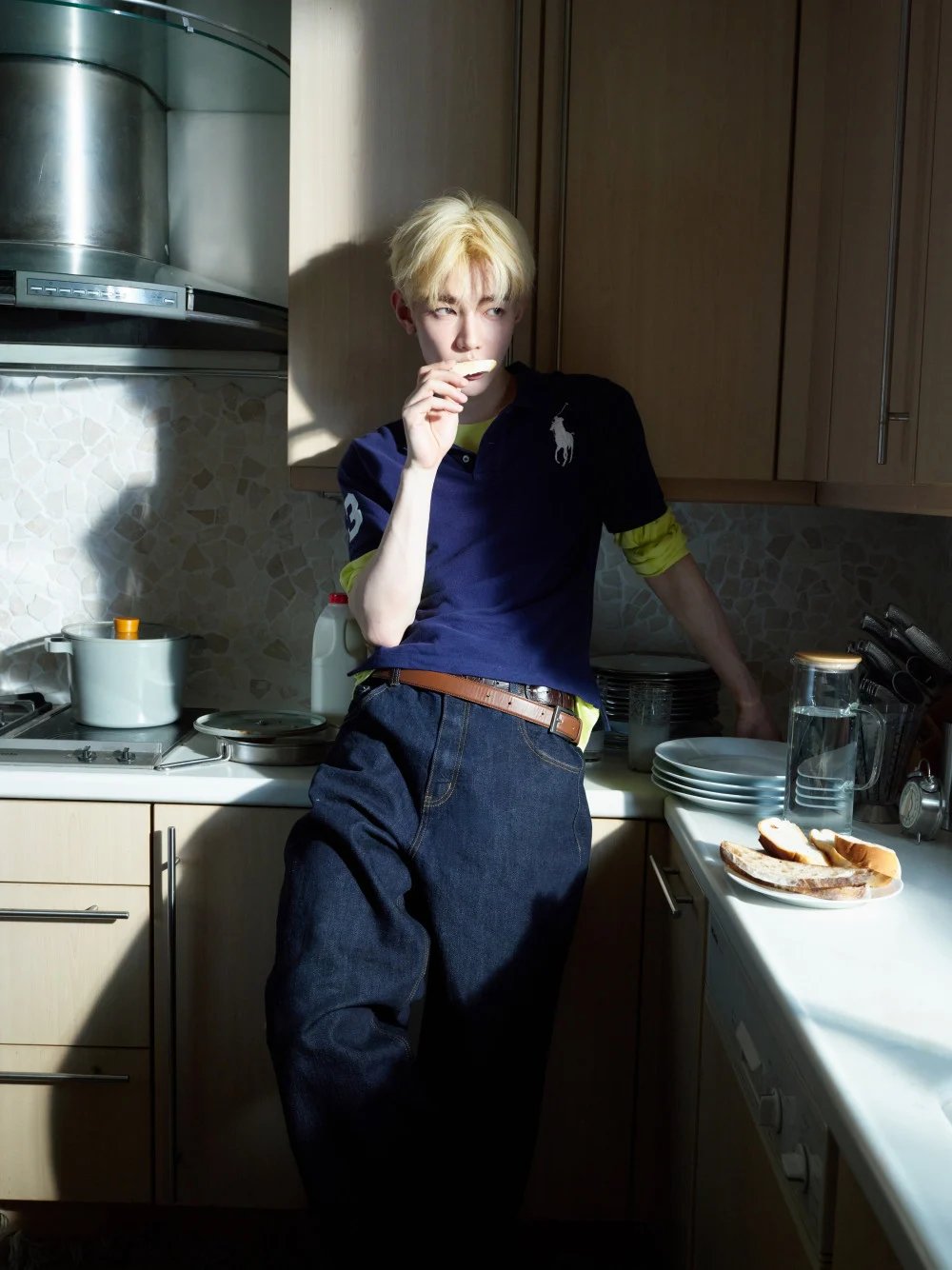 AND2BLE создает атмосферу бойфренда в новых концептуальных фотографиях «Притяжения» для возвращения