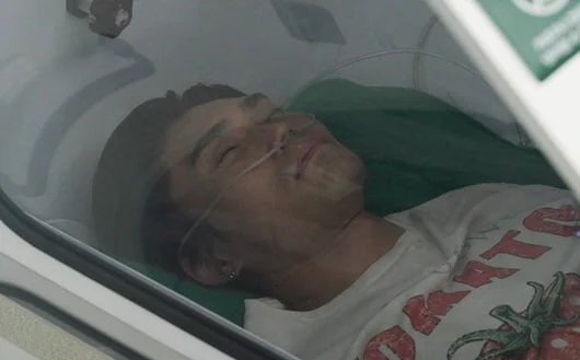 Друзья Ким Бом Су рассказали, что в клубах он появлялся на кабриолете