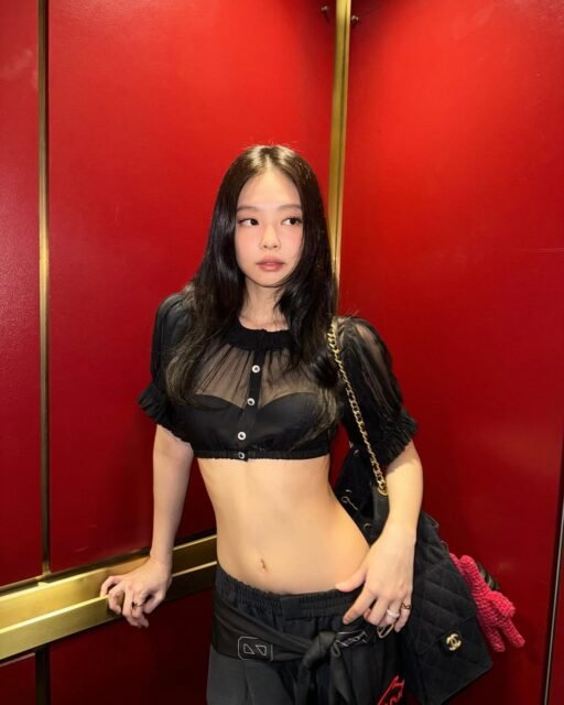 Дженни из BLACKPINK подверглась «отвратительному» шеймингу за откровенный наряд