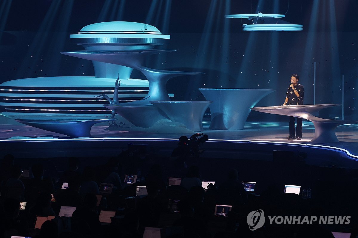 Вернувшийся на рынок K-pop Ли Су Ман: «Я думаю о будущем, созданном с помощью технологий… Я открою новую дверь»