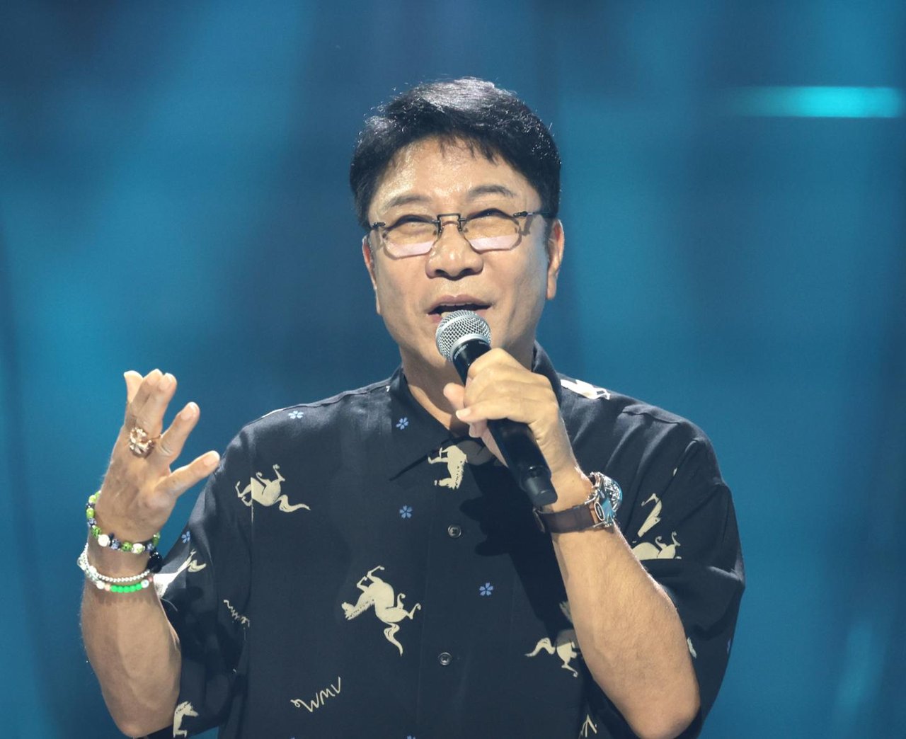 Ли Су Ман вернулся в K-pop с одновременным дебютом бойз-бэнда и гёрл-группы