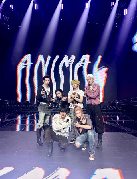 BOYNEXTDOOR завоевали первый трофей на музыкальном шоу с треком "ANIMAL" на «M Countdown»