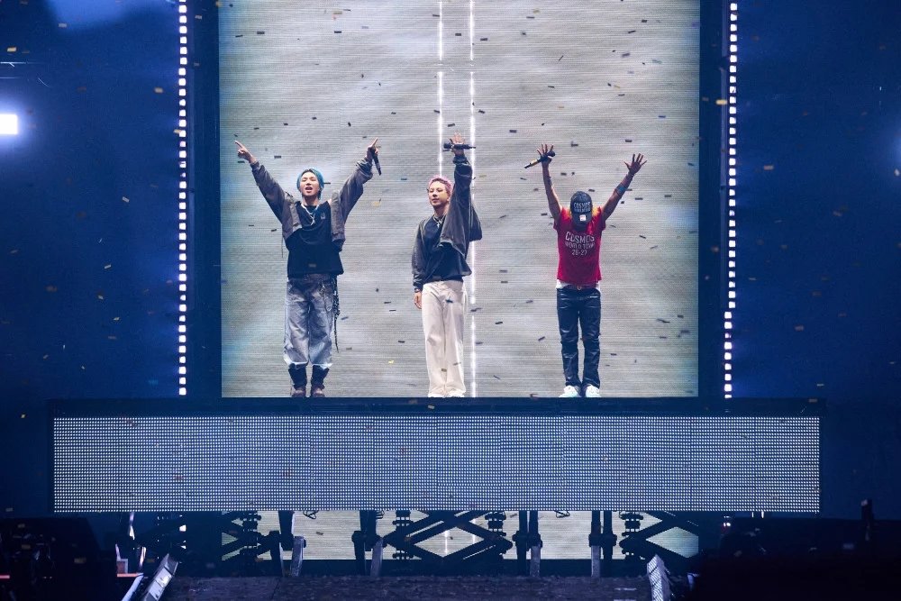 Группа BIGBANG собрала около 100 000 зрителей за три концерта на Тайбэйской арене в рамках старта азиатского этапа тура «XX: COSMOS»