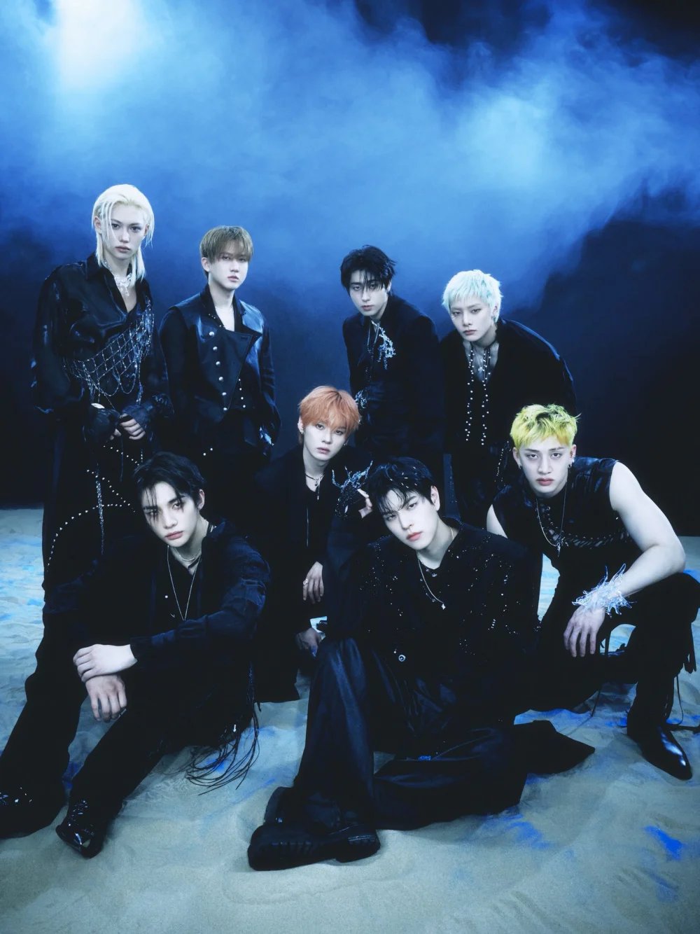 Stray Kids представили яркие новые тизер-фото для своего 4-го японского мини-альбома «SUIATSU»